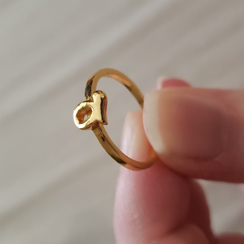 Gorjana Initial Ring - "Q"